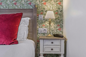 Отель Hôtel de Sèvres  Париж